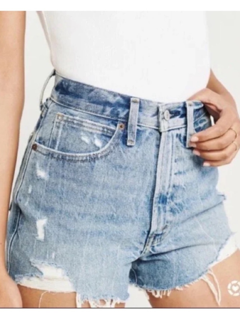 Abercrombie & Fitch Natural Rise Short size 27/4 - Distressed